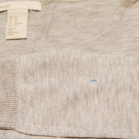 H&M Basic long sleeve, round neck, gray lightweight sweater top. Sz XS - Picture 10 of 10